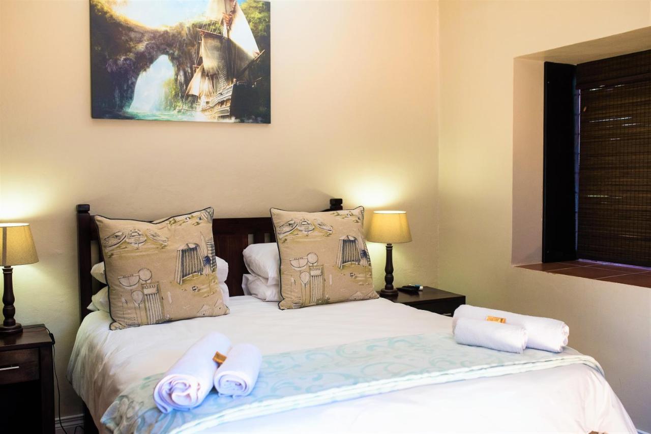 The Tides Inn Bed And Breakfast ダーバン エクステリア 写真