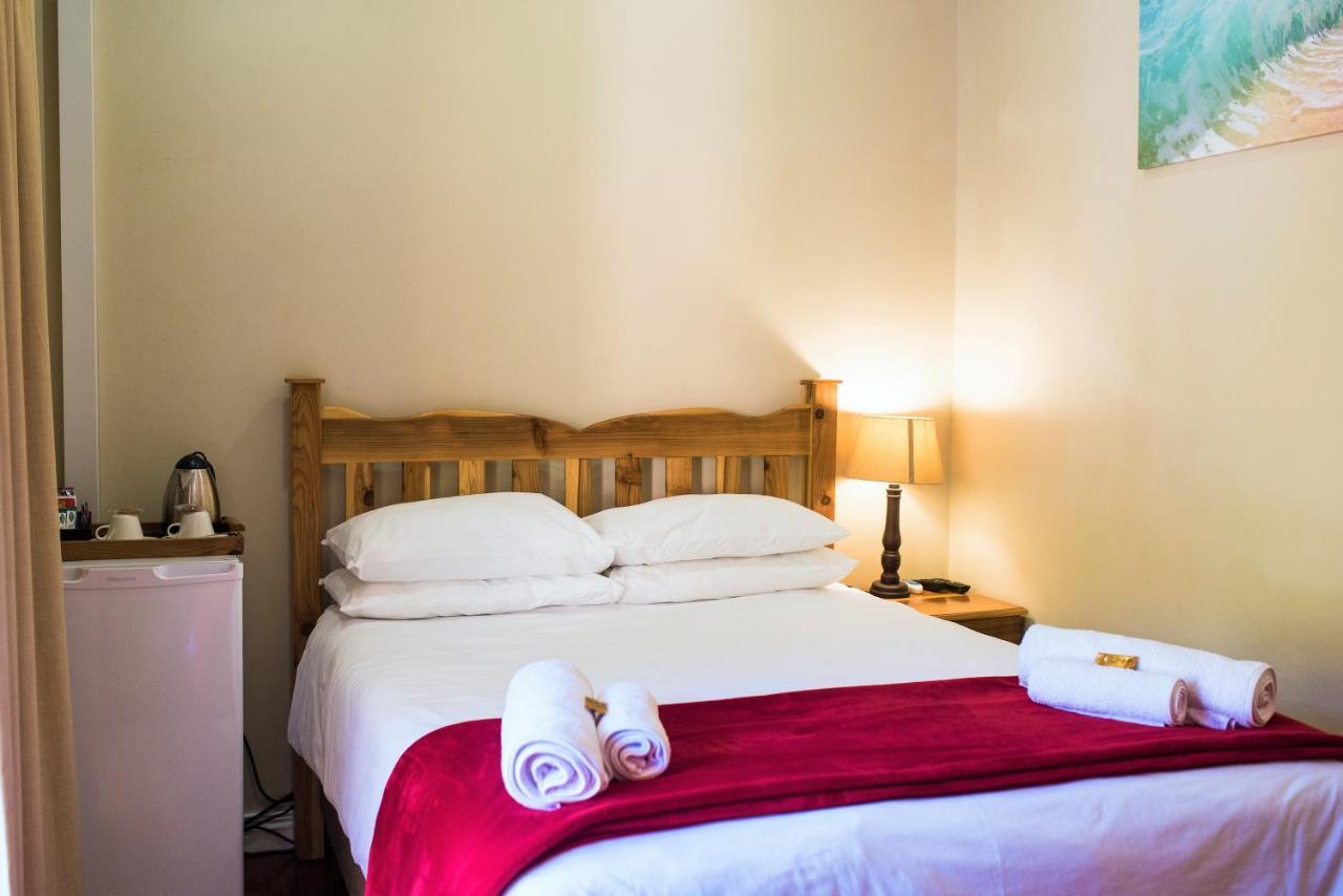 The Tides Inn Bed And Breakfast ダーバン エクステリア 写真